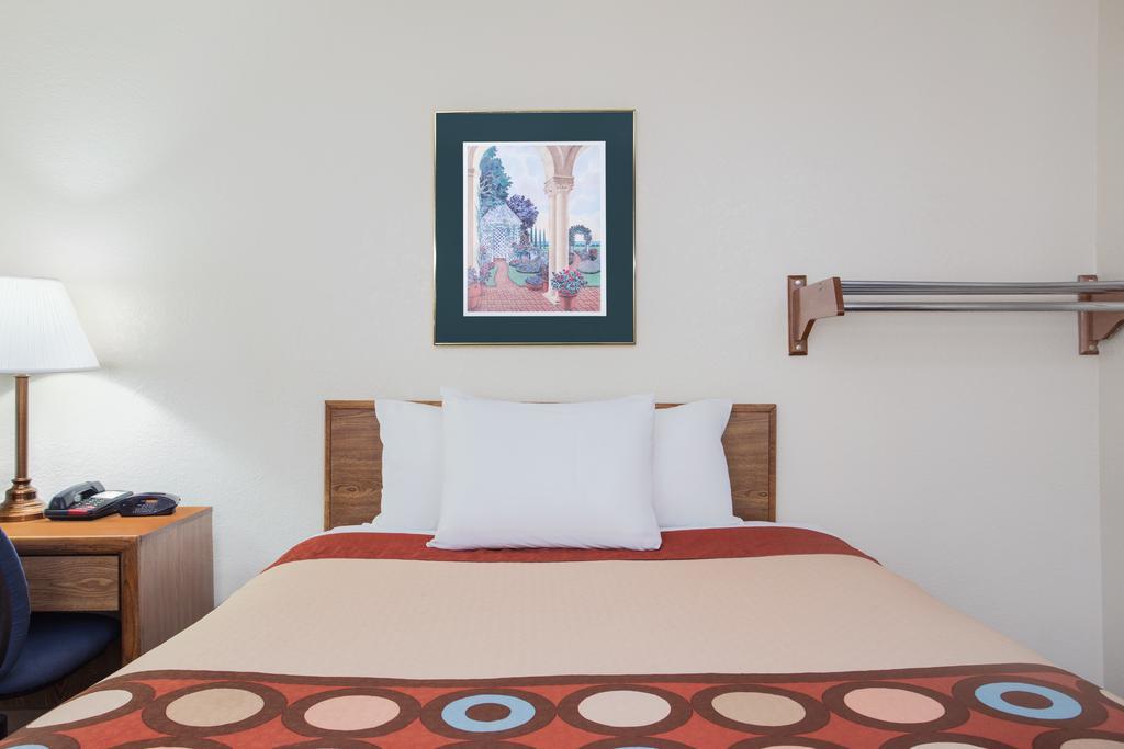 Super 8 By Wyndham Douglas Quarto foto