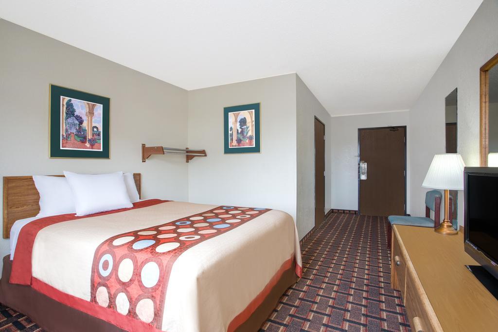 Super 8 By Wyndham Douglas Exterior foto